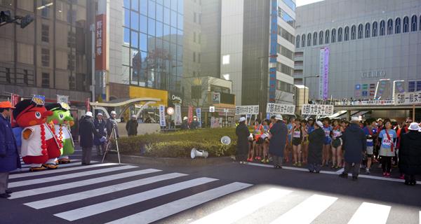 はっちお～じたちもスタートを見守る