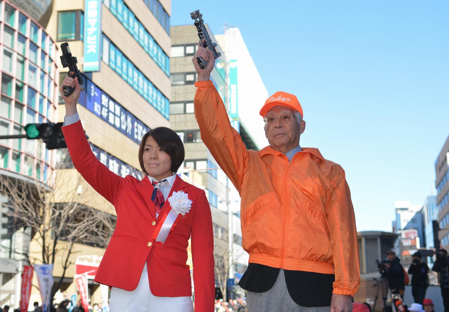 スターターは田代未来さん、田辺隆一郎八王子商工会議所会頭