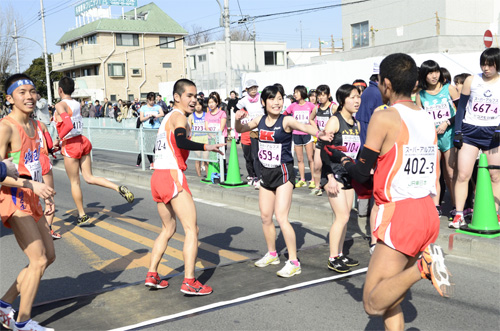 待ちわびた仲間のたすき