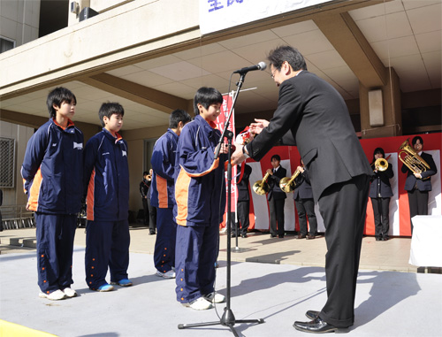 市内中学女子の部 1位　甲ノ原中学校バスケ部A