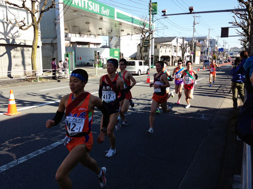 元本郷町へ駆けてきた高校生・大学生ランナー