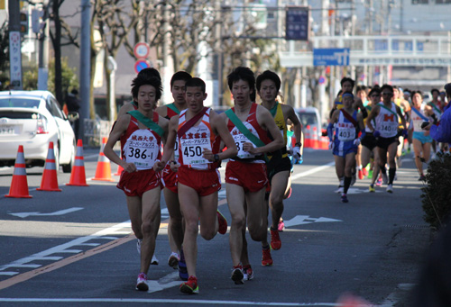 先頭ランナーは追分へ