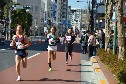 交差点を駆け抜けて