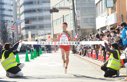 大学男子の部1位は城西大学A