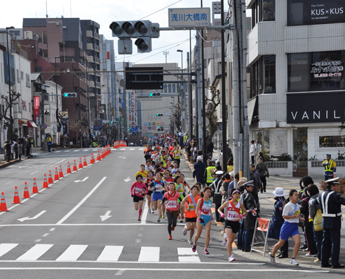 浅川大橋南交差点へ