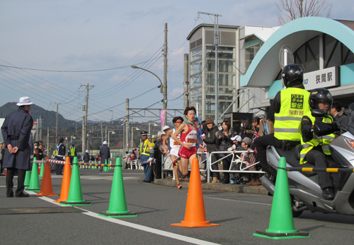 首位は狭間駅前