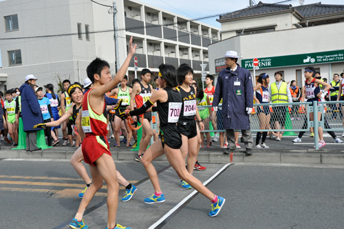 流れるような中継を