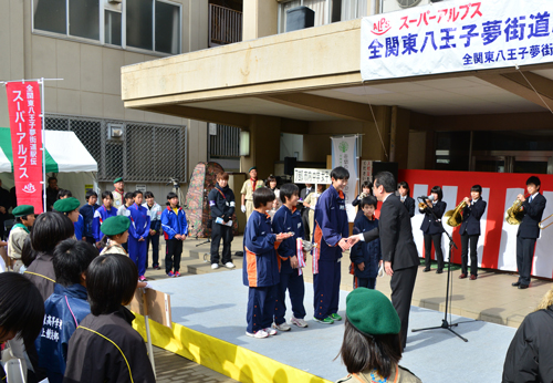 市内中学女子の部1位　甲ノ原中学校バスケ部A