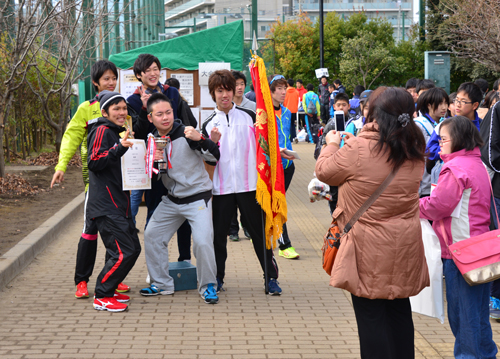 優勝チームをパチリ
