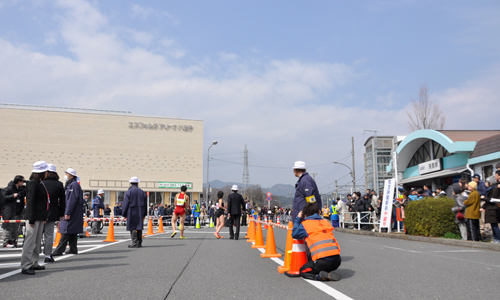 京王狭間駅前