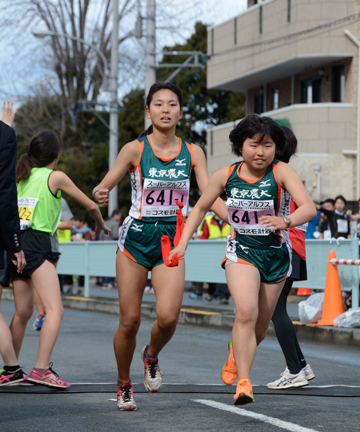 一般女子の首位も第2区ランナーに