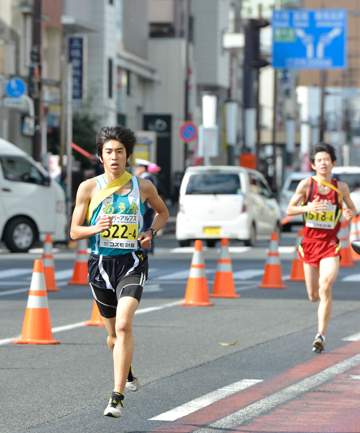 本郷横丁で中学男子のデッドヒート