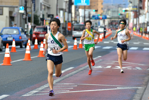 大学男子首位の走り