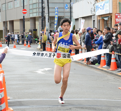 中学男子特別招待校のフィニッシュ