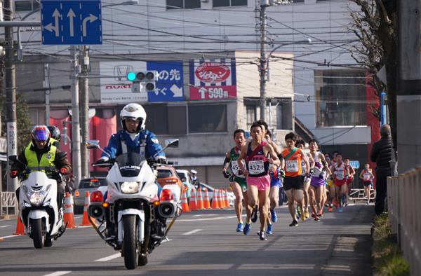 元本郷町を駆け抜ける1