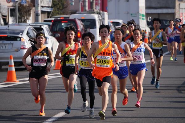 元本郷町を駆け抜ける4