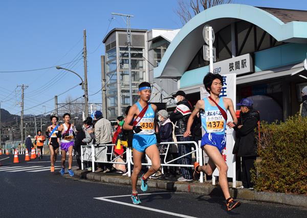 京王狭間駅前