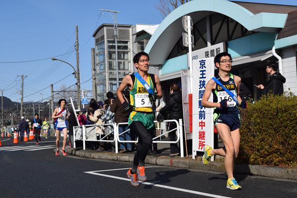 京王狭間駅前