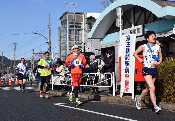 京王狭間駅前