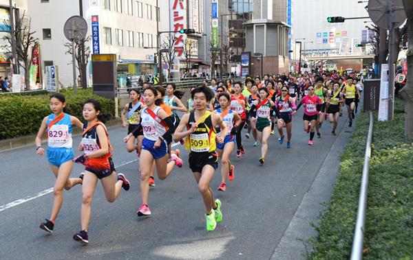 一般・大学・高校女子・中学生　駅前大通り