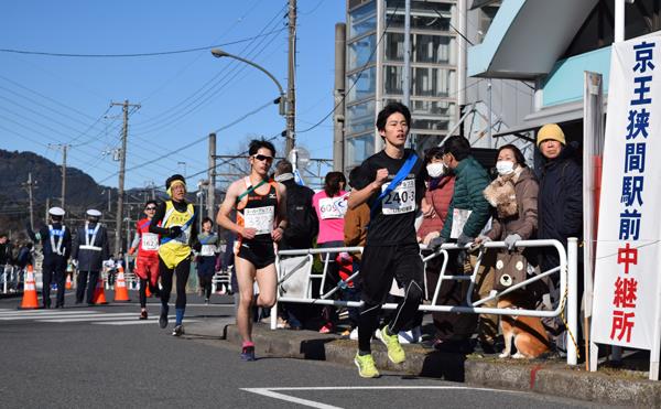 京王狭間駅前