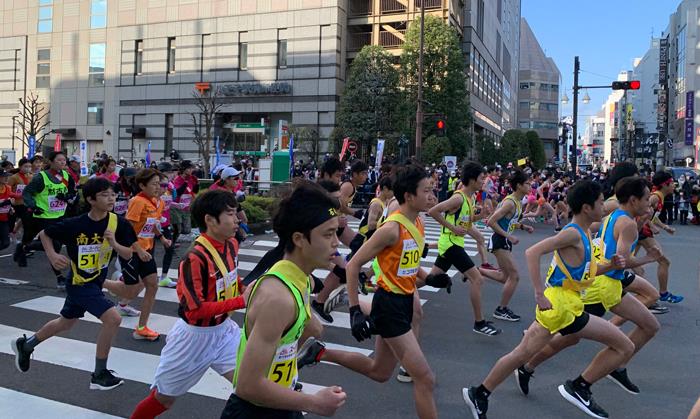 一般・大学・高校女子、中学生　スタートから浅川大橋南交差点