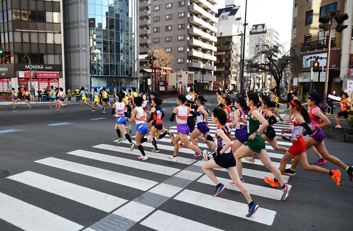 一般・大学・高校女子、中学生　スタートから浅川大橋南交差点