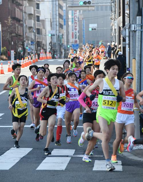 一般・大学・高校女子、中学生　スタートから浅川大橋南交差点