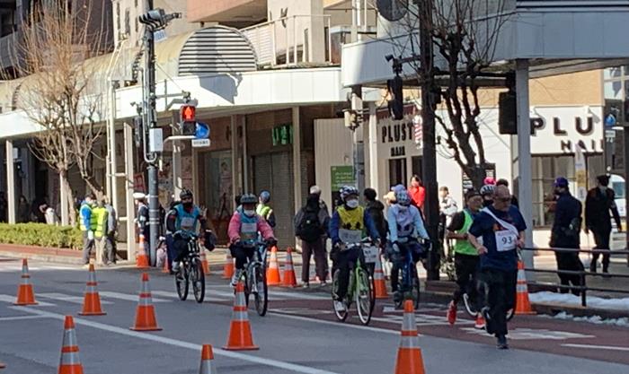 甲州街道（八幡町から横山町付近）