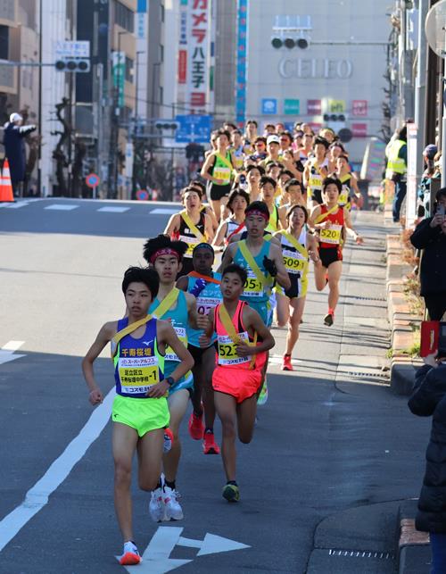 桑並木通り　女子・中学生の部