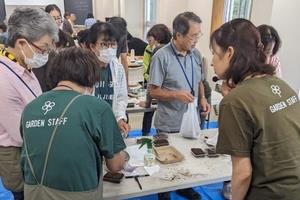 種まき実習の様子