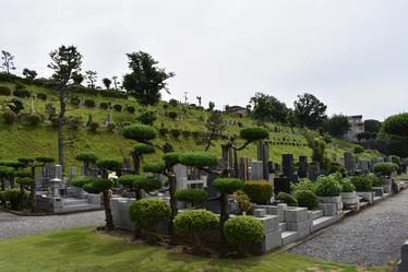 甲の原霊園の様子